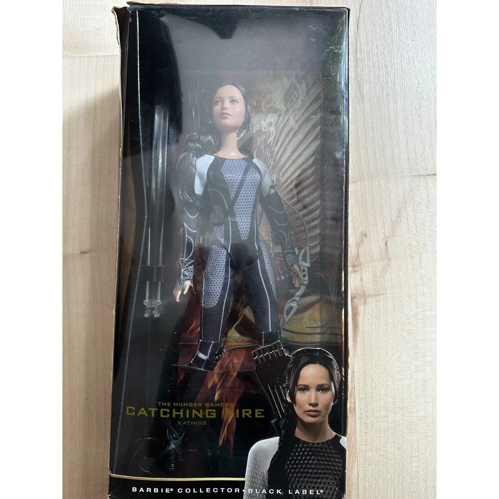 2013 Barbie Hunger Games Katniss Doll X8251 Black Label Jennifer Lawrence New